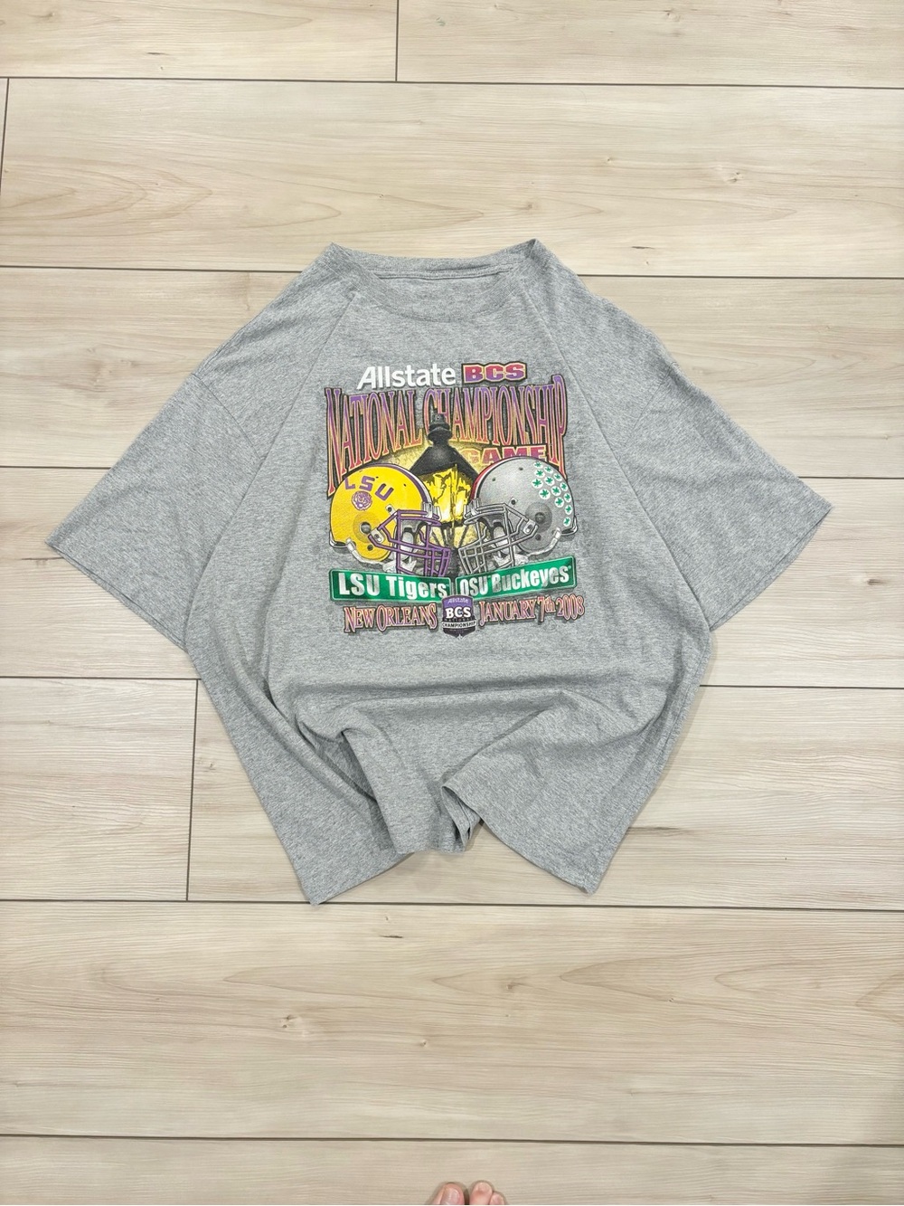 Vintage 2008 NCAA Gray LSU vs Ohio State football Men’s Graphic Short Sleeve Tee